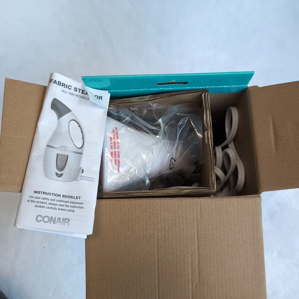 Conair Complete Steam Handheld Fabric Steamer 1100 Watts Model GS2W New‎ In Box